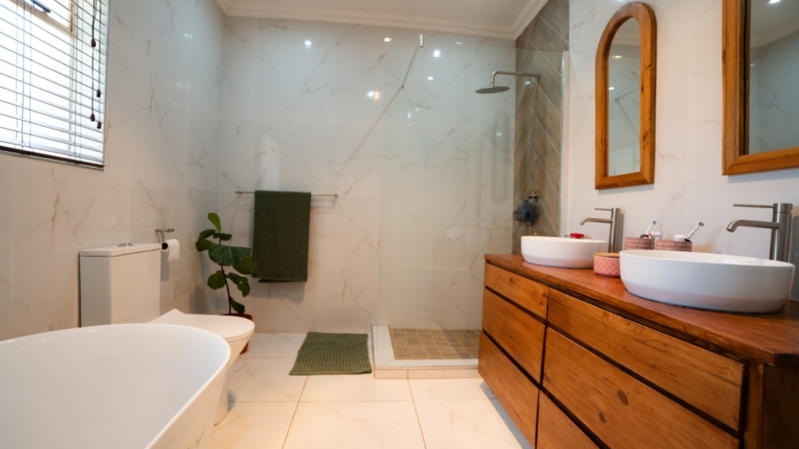 4 Bedroom Property for Sale in Wilkoppies North West